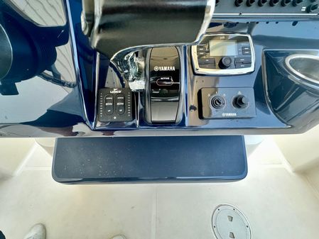 Pursuit C 238 Center Console image