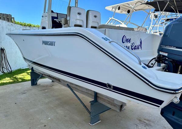 Pursuit C 238 Center Console image