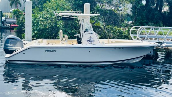 Pursuit C 238 Center Console 