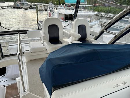 Sea Ray 47 Sedan Bridge image