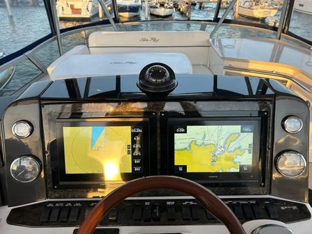 Sea Ray 47 Sedan Bridge image