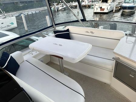 Sea Ray 47 Sedan Bridge image