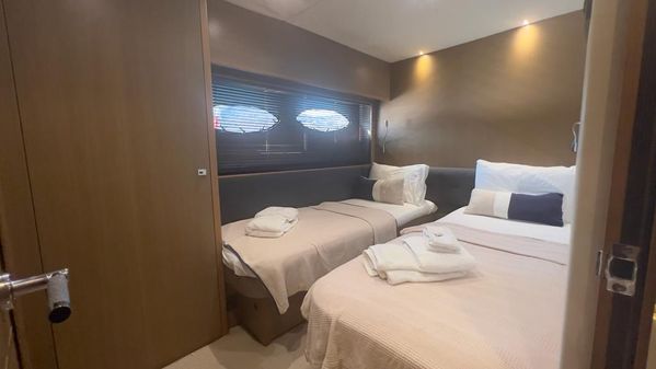 Princess Yachts 82 image