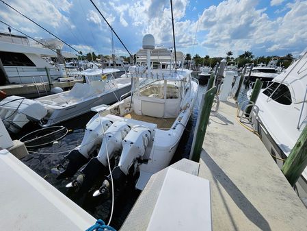 Intrepid 430 Sport Yacht image