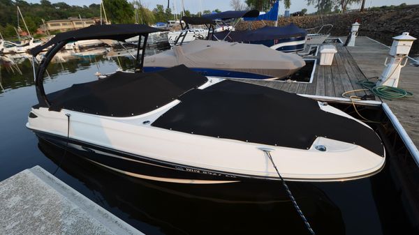 Sea Ray 240 Sundancer 