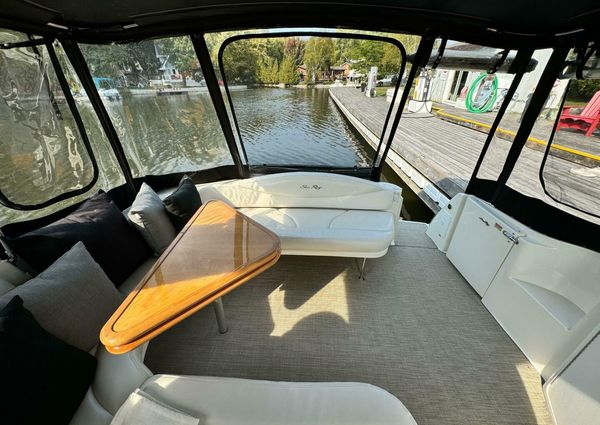 Sea Ray 380 Sundancer image