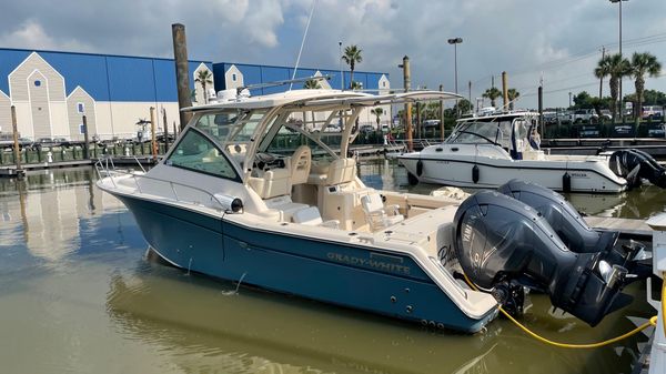 Grady-White Express 330