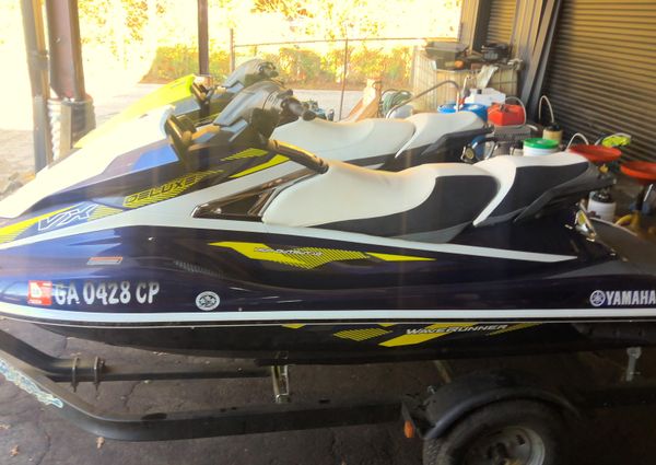 Yamaha-waverunner VX image