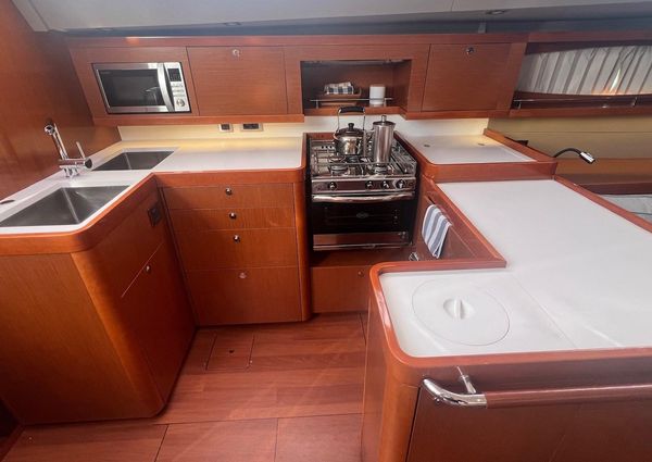 Beneteau Oceanis 60 image