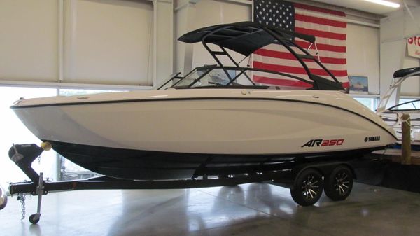 Yamaha Boats AR250 