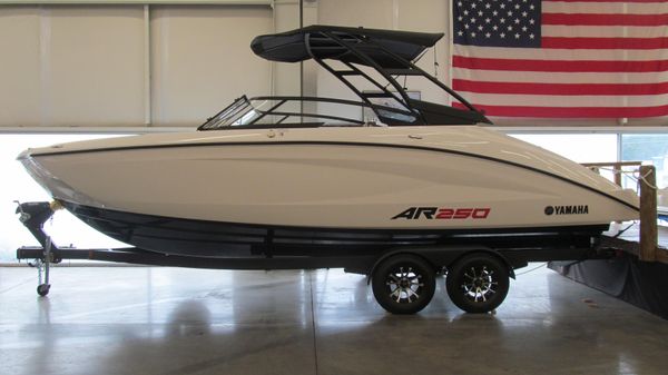 Yamaha-boats AR250 image