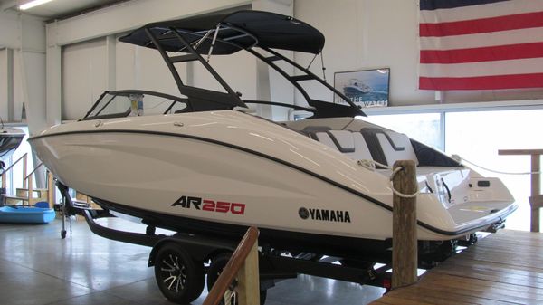 Yamaha-boats AR250 image