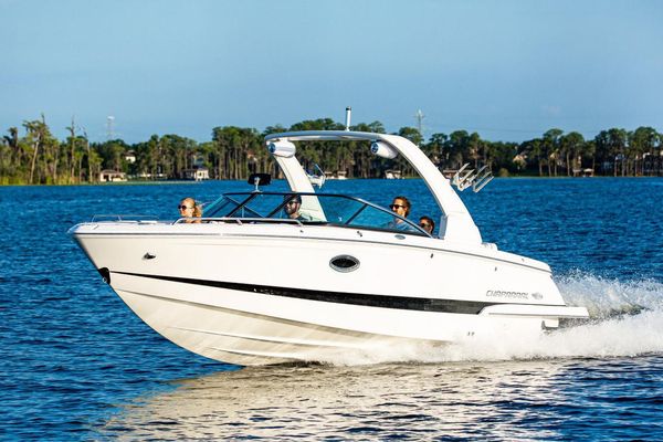 Chaparral 26 SURF - main image
