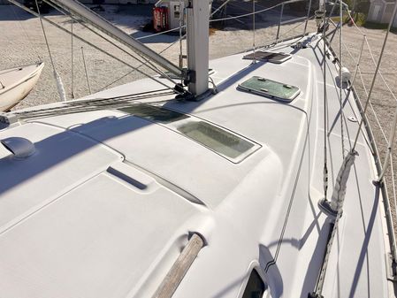 Beneteau 373 image