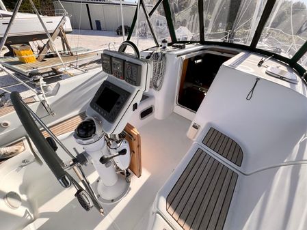 Beneteau 373 image