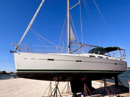 Beneteau 373 image