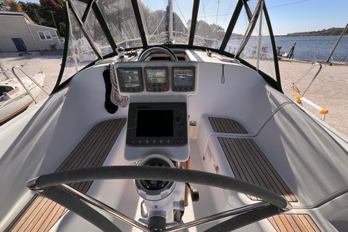 Beneteau 373 image