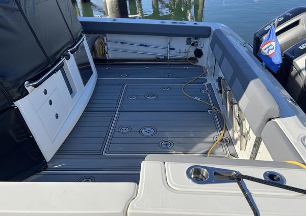 Boston Whaler 420 Outrage image