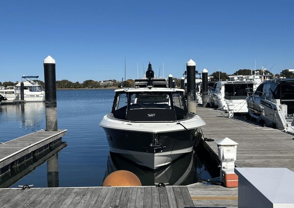 Boston Whaler 420 Outrage image