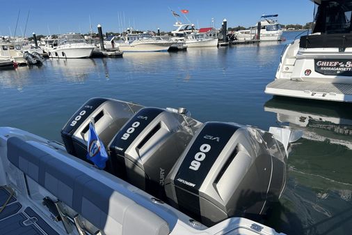 Boston Whaler 420 Outrage image