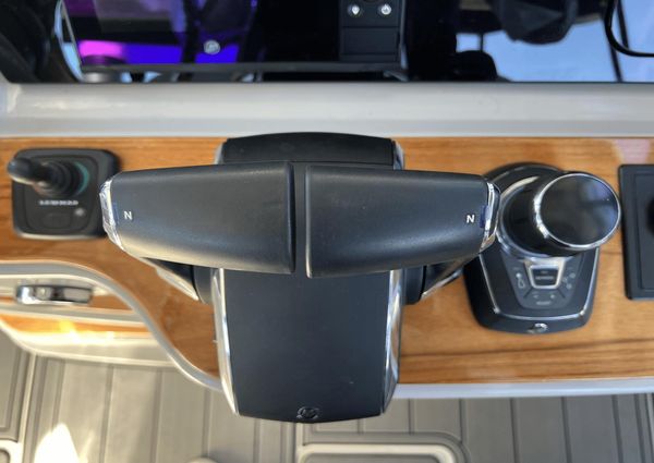 Boston Whaler 420 Outrage image