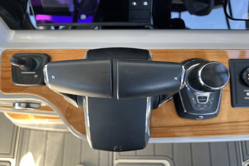 Boston Whaler 420 Outrage image