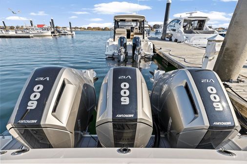 Boston Whaler 420 Outrage image