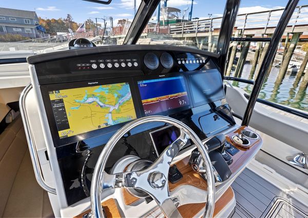 Boston Whaler 420 Outrage image