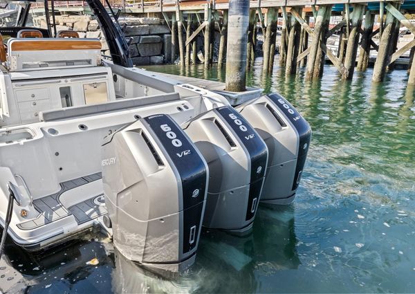 Boston Whaler 420 Outrage image