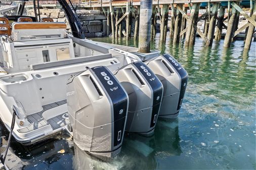 Boston Whaler 420 Outrage image