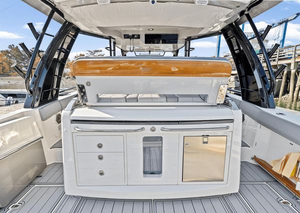 Boston Whaler 420 Outrage image