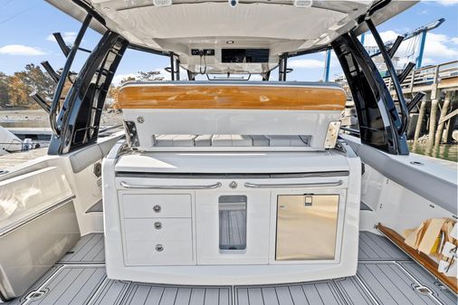 Boston Whaler 420 Outrage image