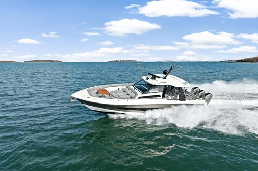 Boston Whaler 420 Outrage image