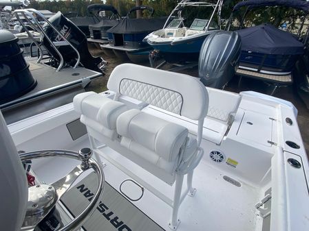 Sportsman MASTERS-227-BAY-BOAT image