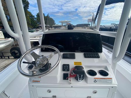 Sportsman MASTERS-227-BAY-BOAT image