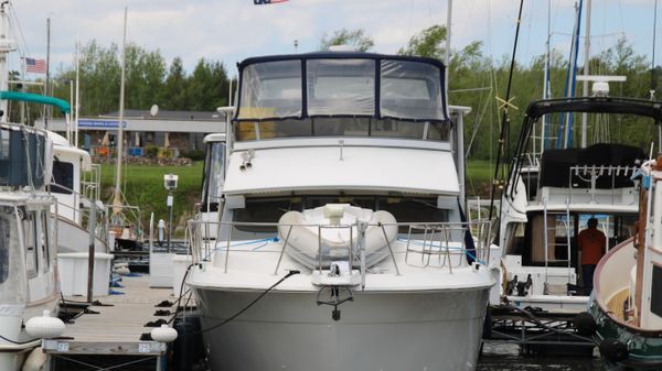 Carver 370 Aft Cabin
