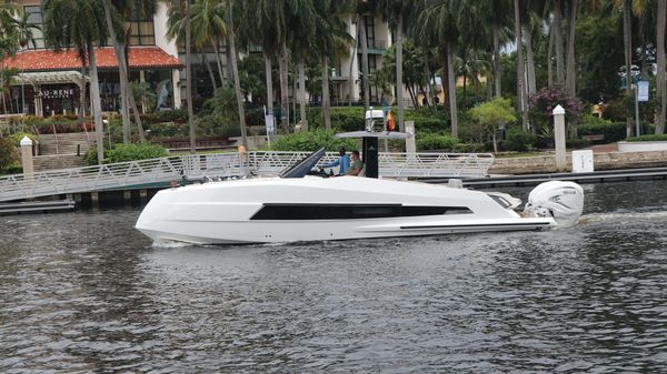 Astondoa 377 Coupe Outboard 