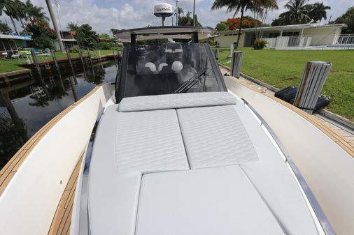 Astondoa 377 Coupe Outboard image