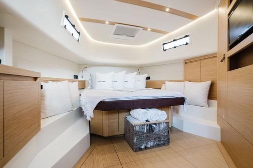 Pardo Yachts Pardo 43 image