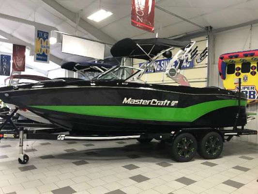 Mastercraft XT22 - main image