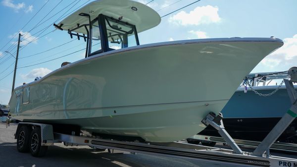 Sea Hunt Ultra 239 SE