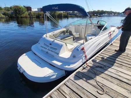 Sea Ray 240 Sundeck image