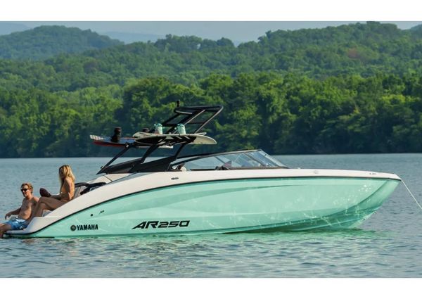 Yamaha Boats AR250 image