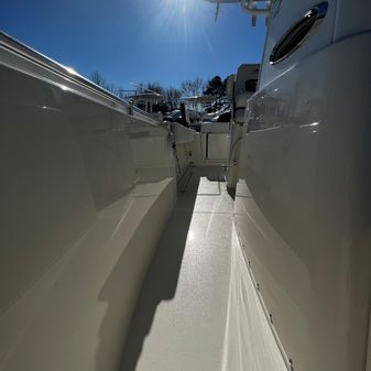 Cobia 280 Center Console image