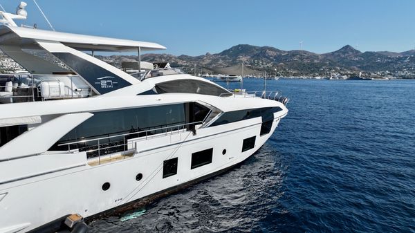 Azimut Grande 27M image