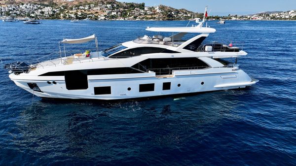 Azimut Grande 27M
