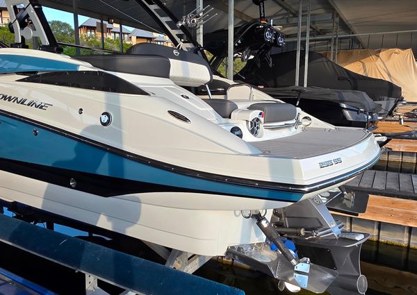 Crownline 255 SS SURF image