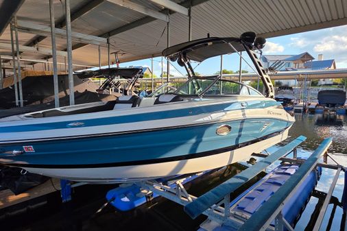 Crownline 255 SS SURF image