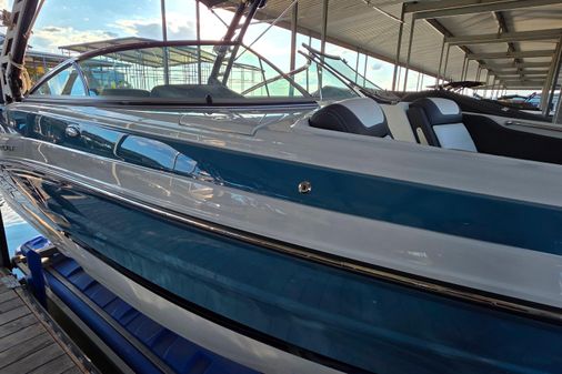 Crownline 255 SS SURF image