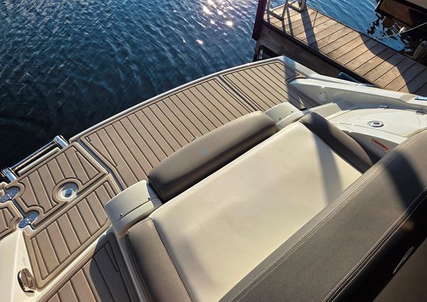 Crownline 255 SS SURF image